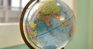 global ecommerce globe feature